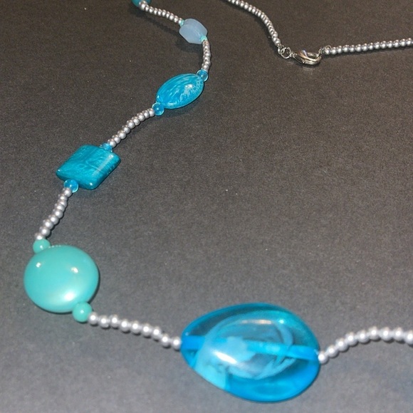 🍀5/$25🍀 Gorgeous unique long vintage necklace blue - Picture 6 of 7